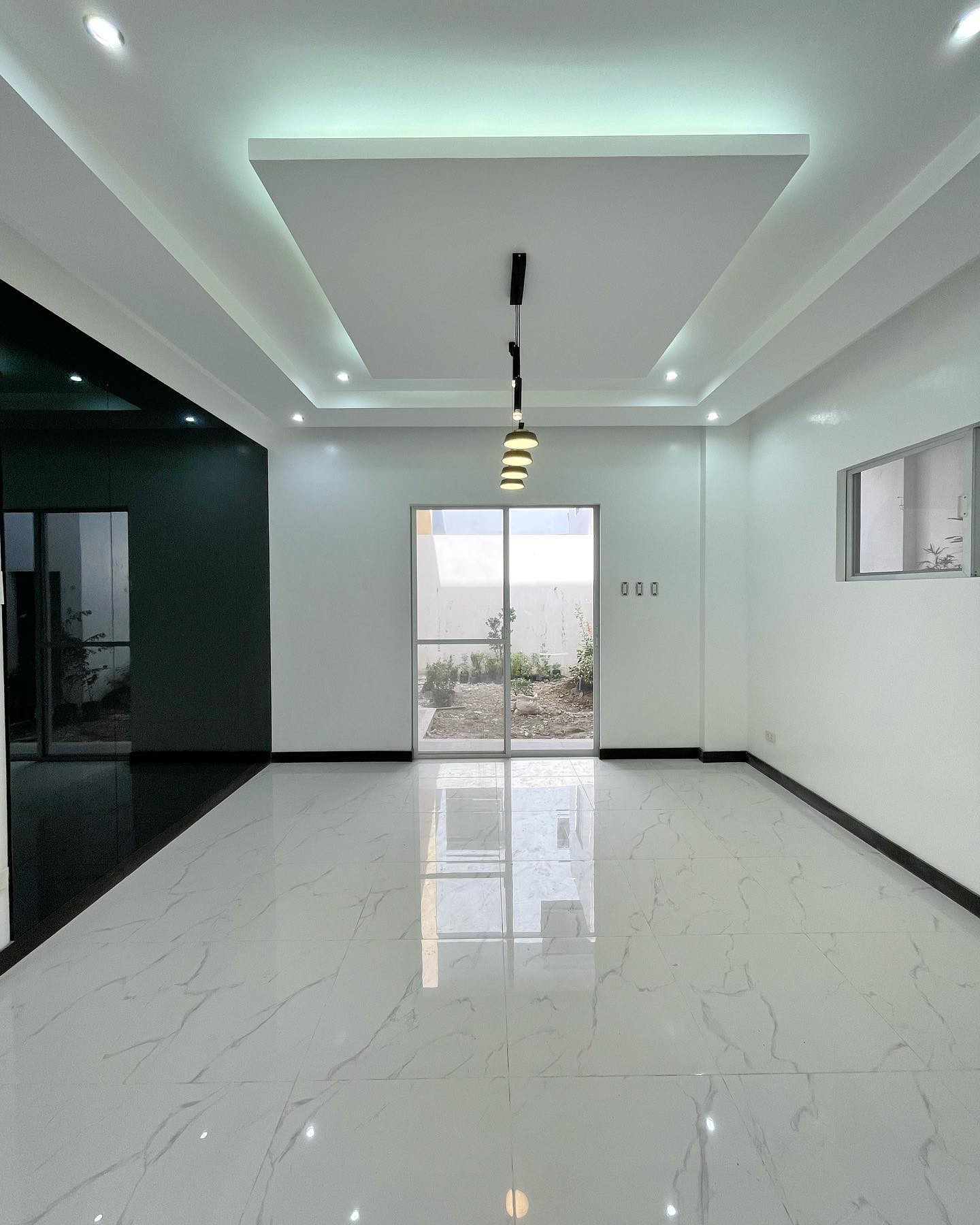 Brand New 3-Storey Corner House for Sale photo 4