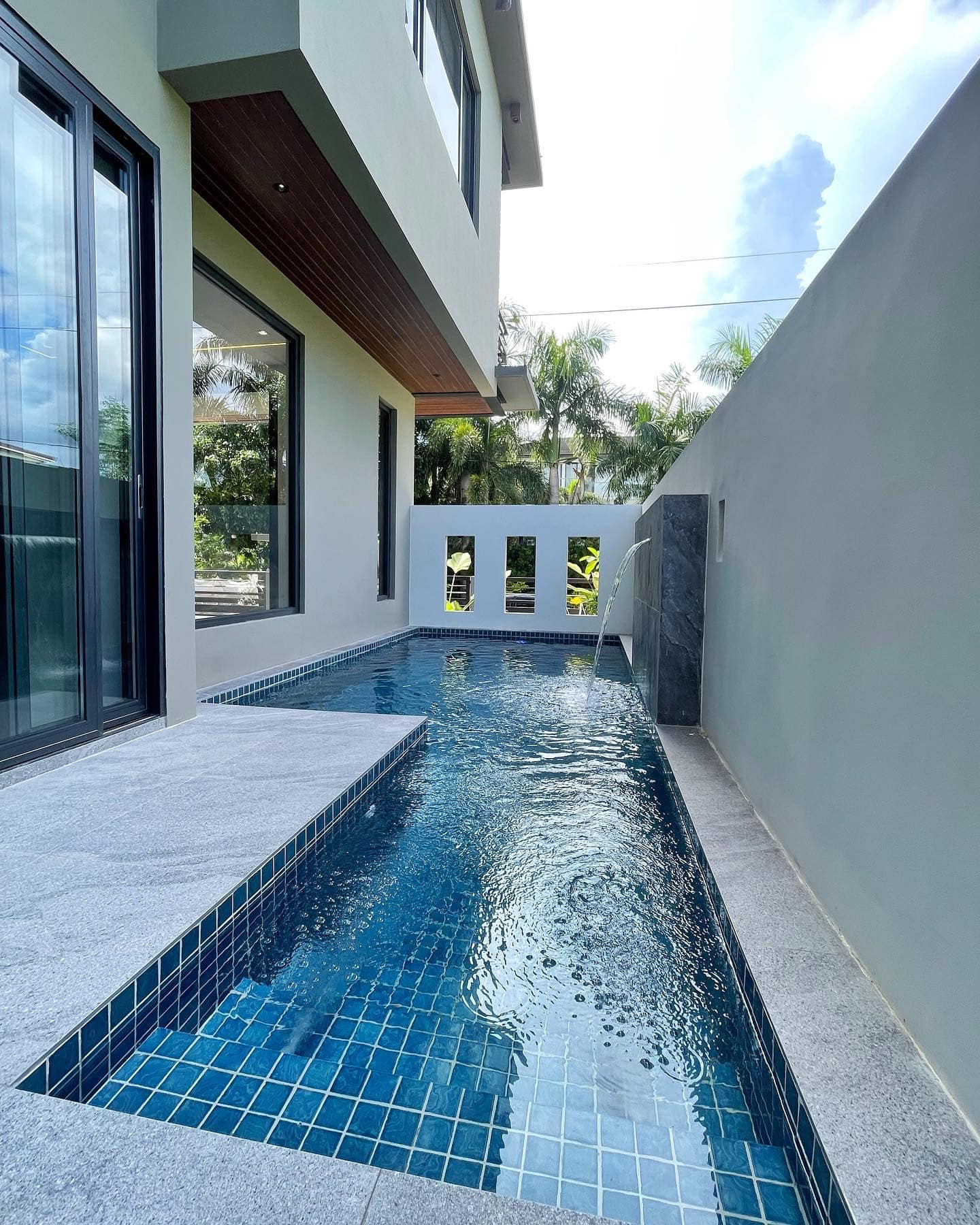 Brand New 3-Storey Modern Industrial House w/ Pool in Marikina photo 2
