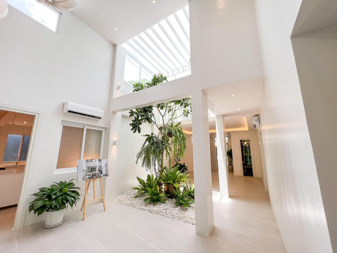 A Magnificent Dream House for Sale In Parañaque photo 2