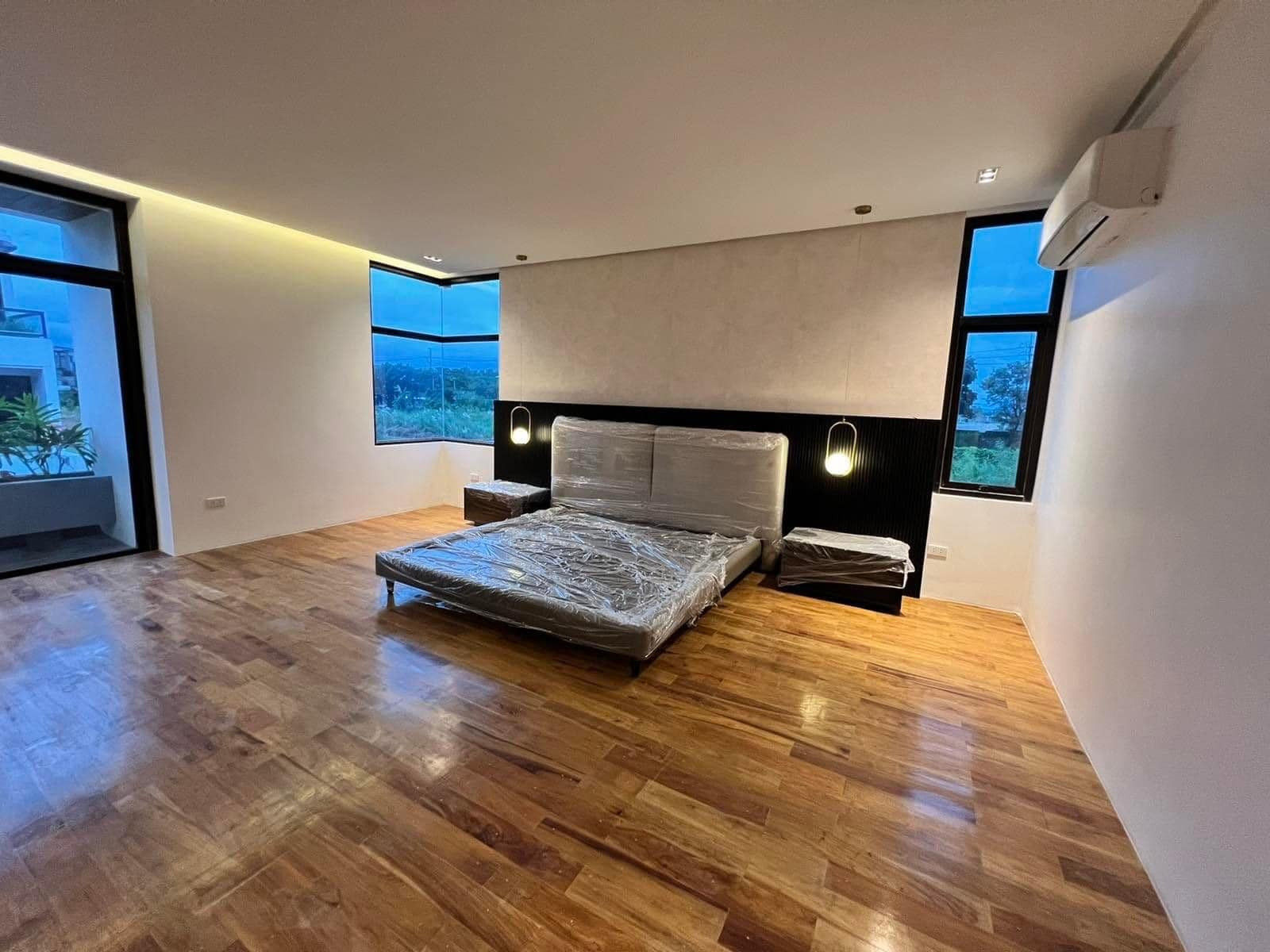 A Statuesque Brand New House and Lot for Sale in Greenwoods Executive Village photo 5