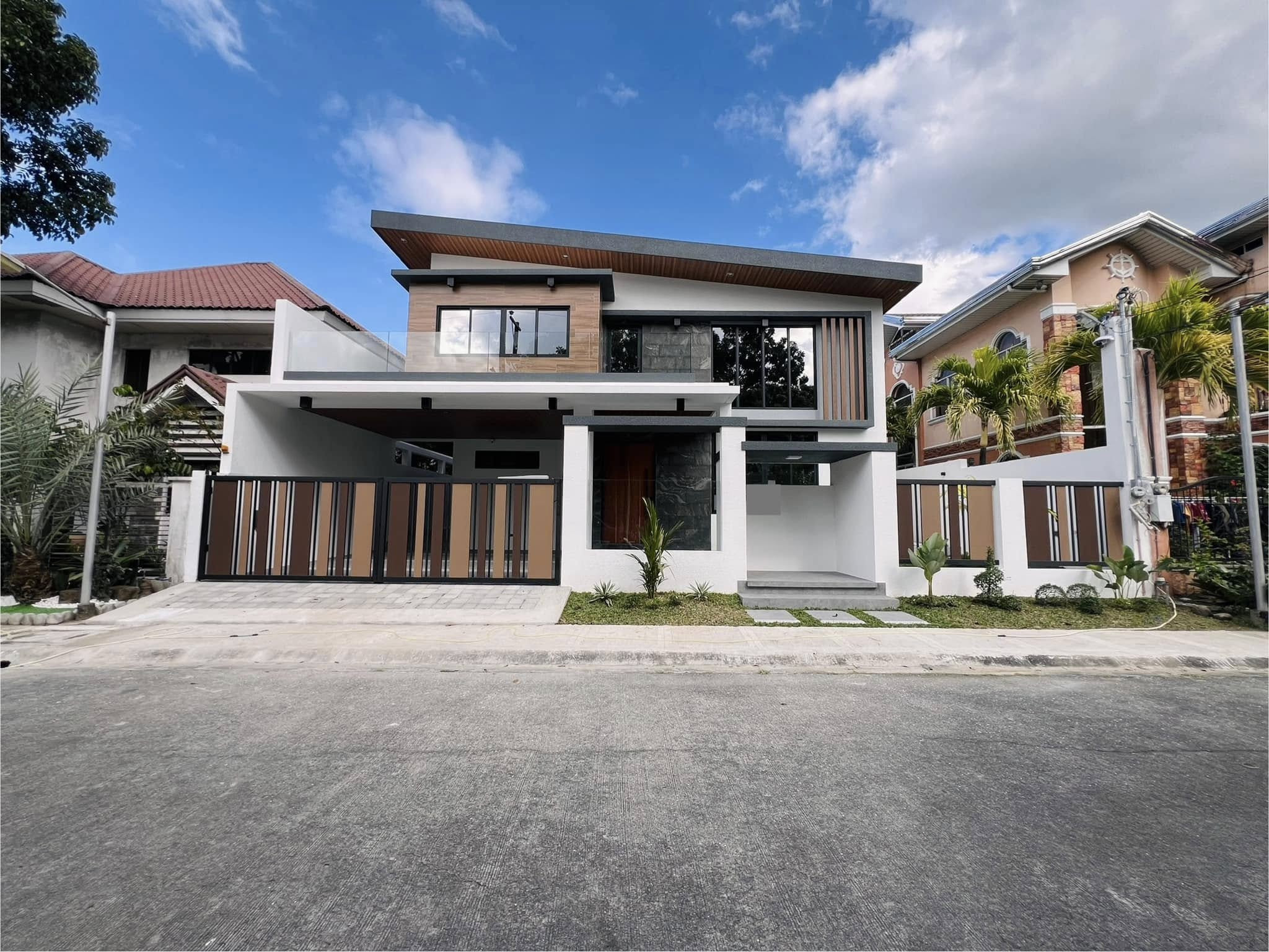 A Charming Two-Storey House for Sale in Casa Milan photo 1