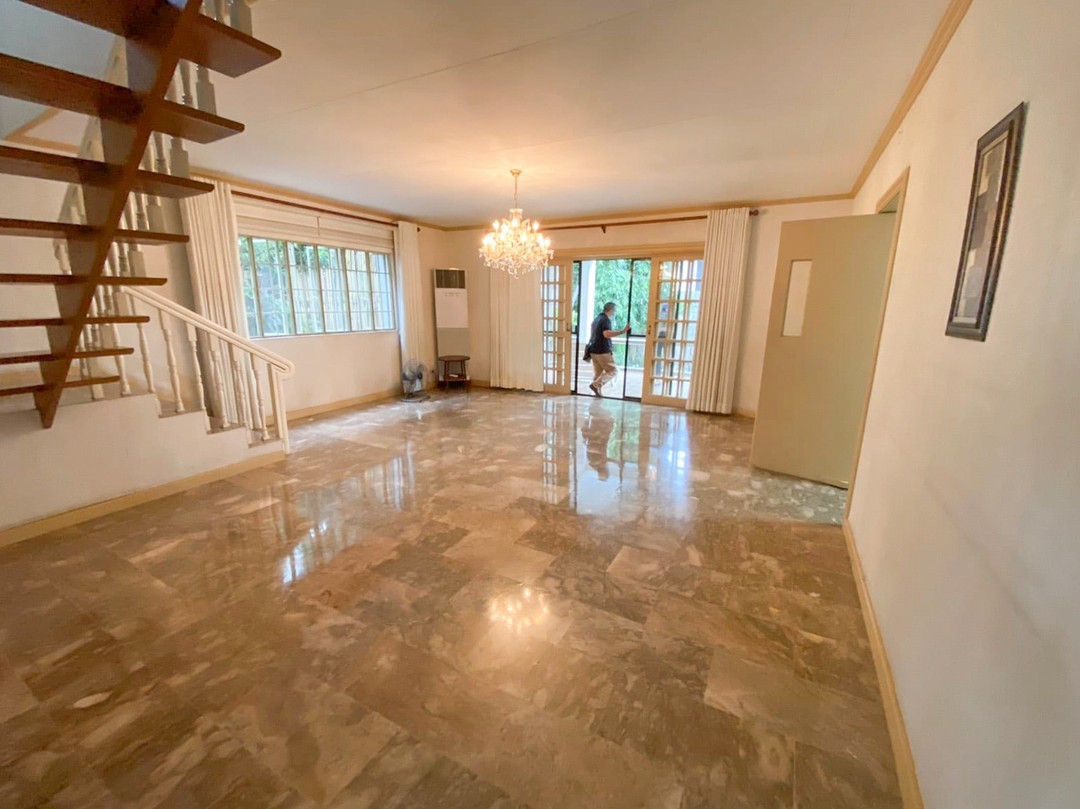 Attractive Classic House And Lot for Sale in Ayala Alabang Village photo 4