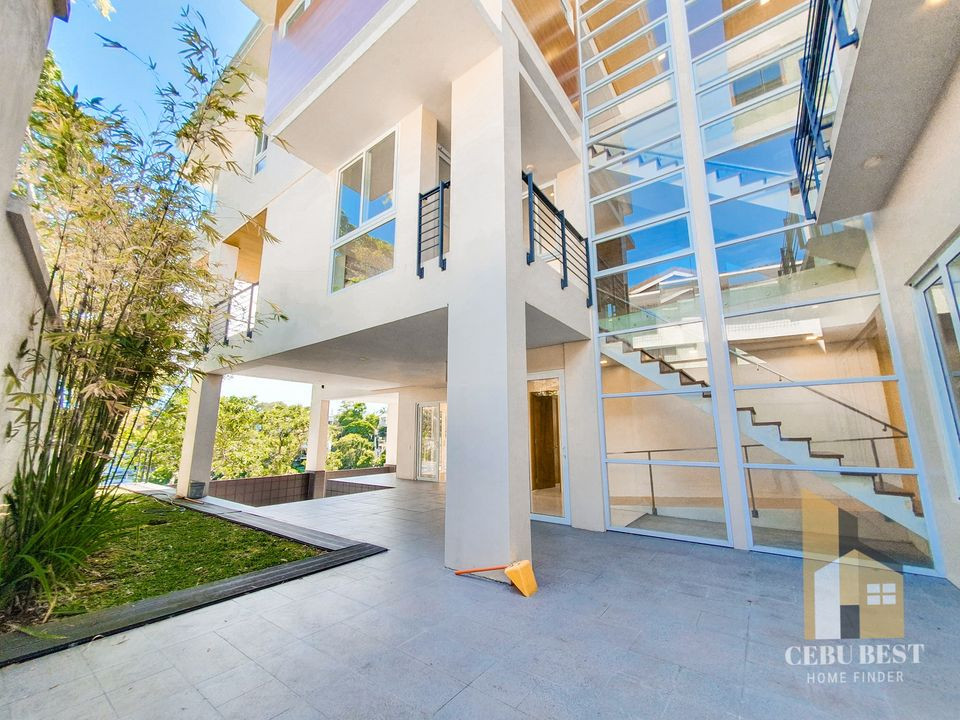 Luxury House for Sale in Maria Luisa Banilad photo 1