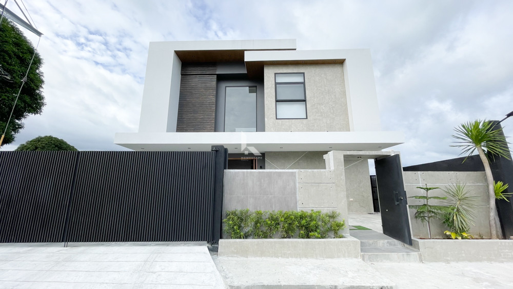 Remarkable modern concrete home for sale located in Sun Valley Estates photo 1
