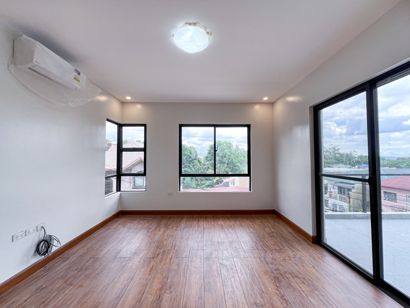 Stunning Modern House and Lot in Vista Real Subdivision, Quezon City photo 5