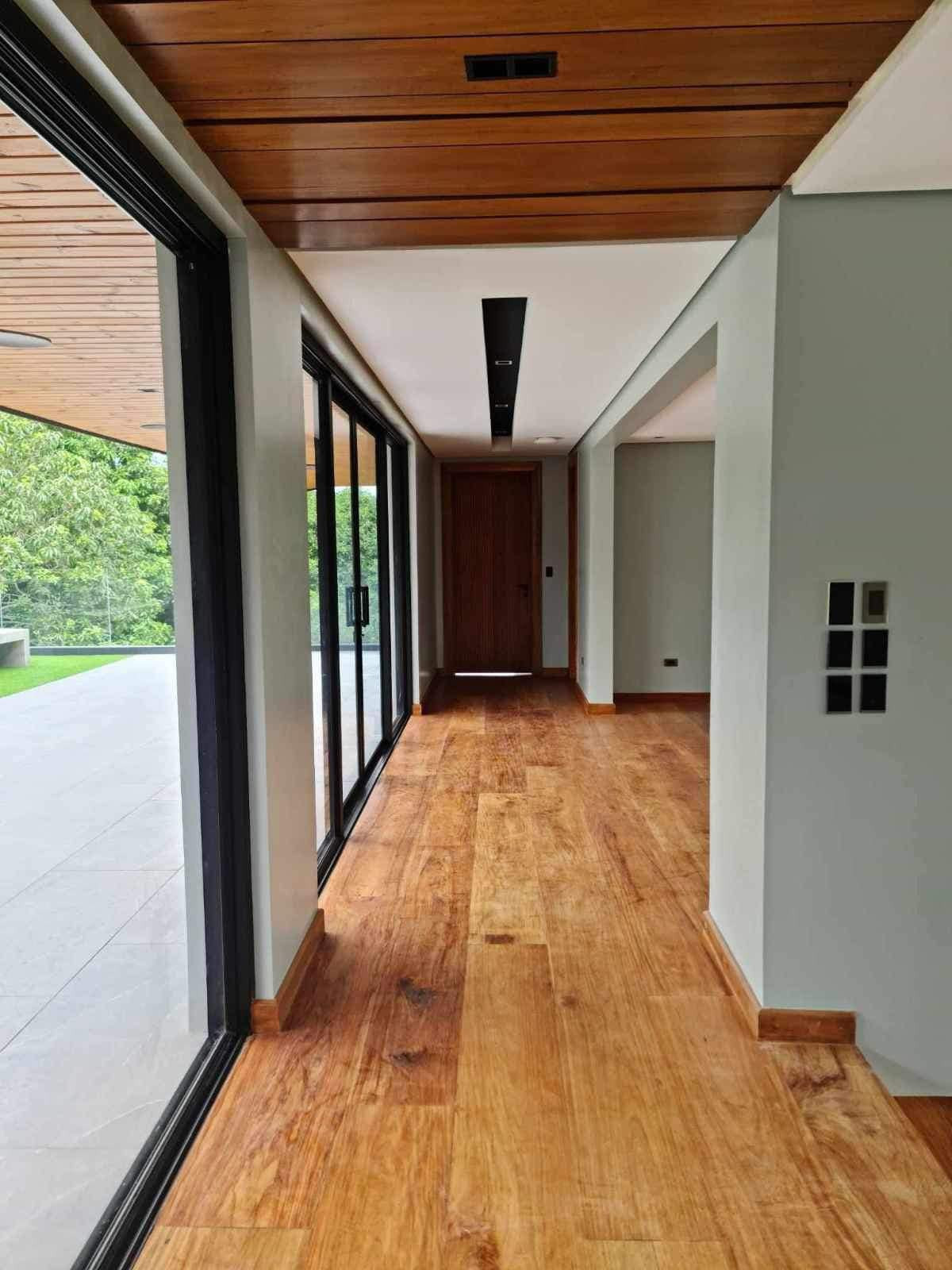 A Stunning 6 Bedroom House and Lot for Sale photo 5