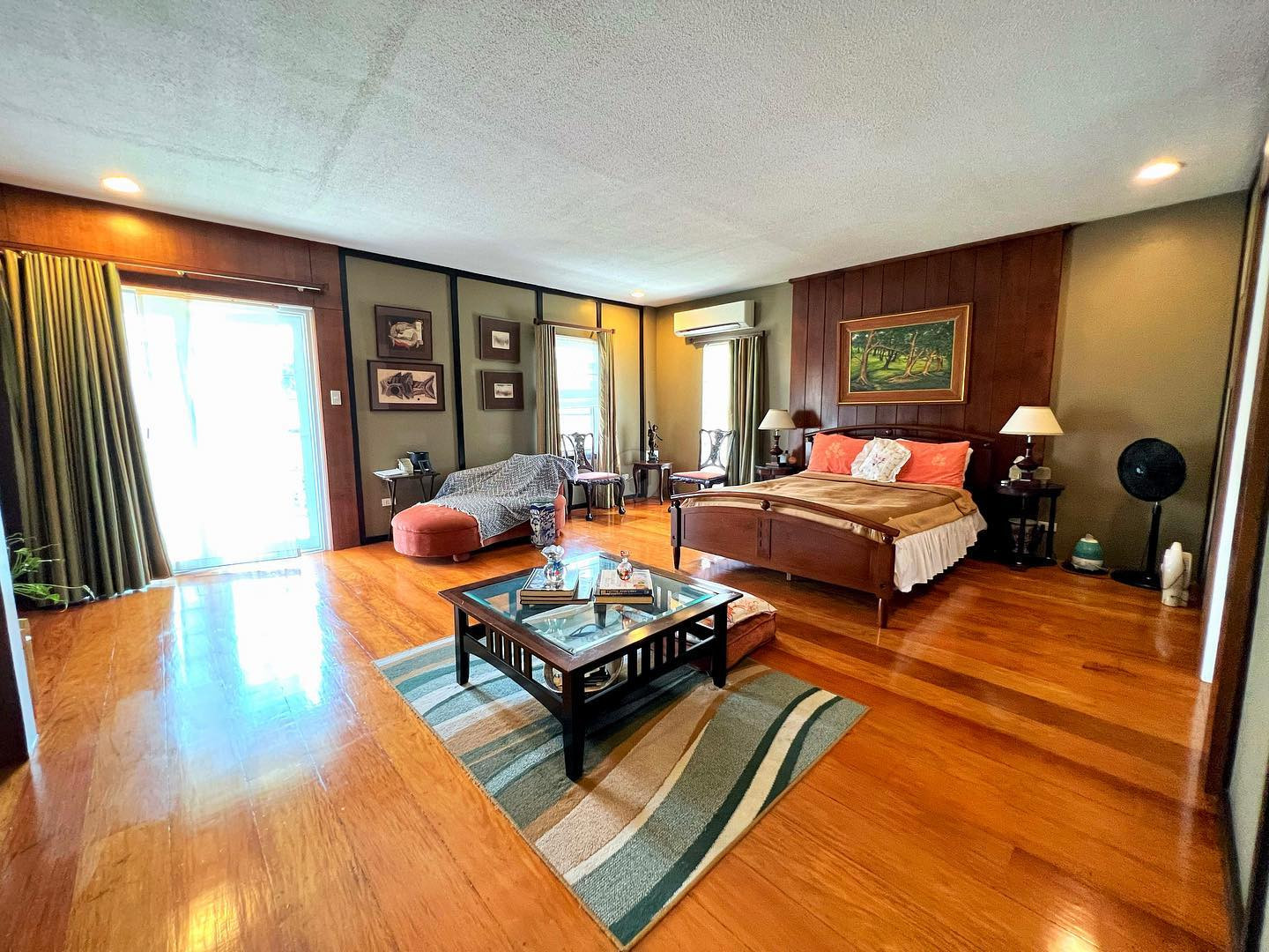 Alluring American Country Style House and Lot For Sale photo 5