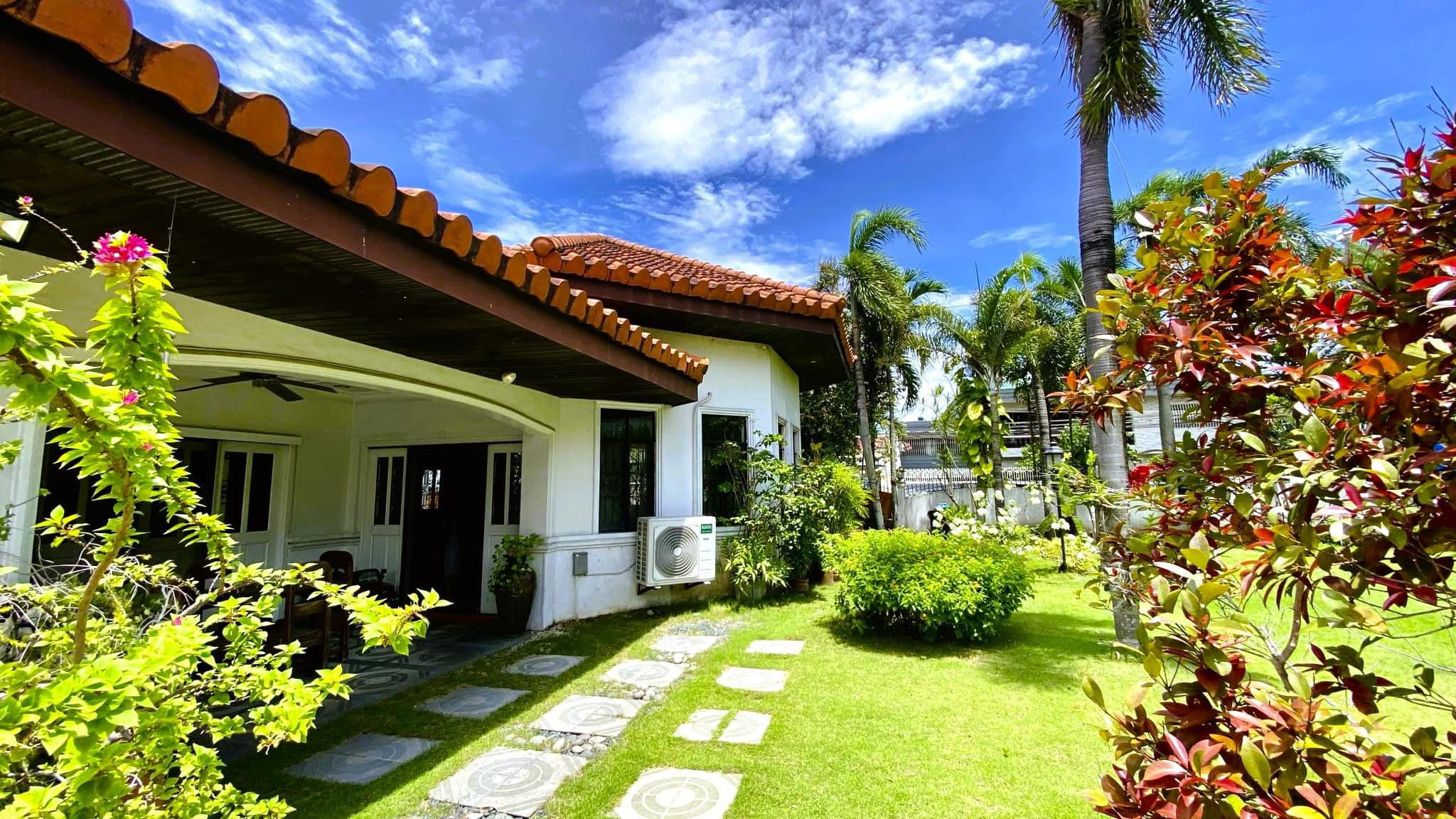 A Majestic 4 Bedroom House and Lot for Sale in Multinational Village photo 2