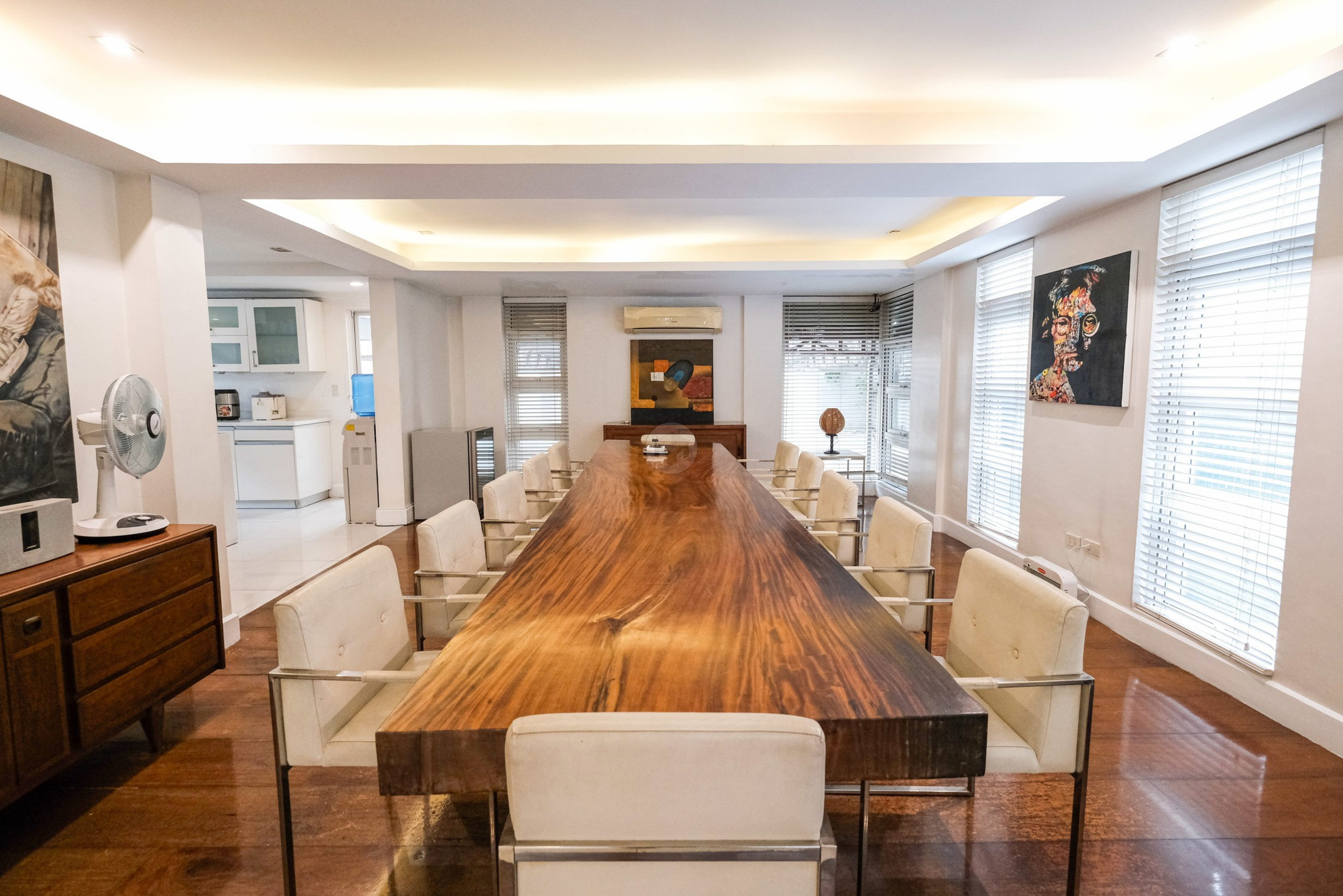 Discover this Sleek 6-Bedroom House in White Plains, Quezon City photo 4