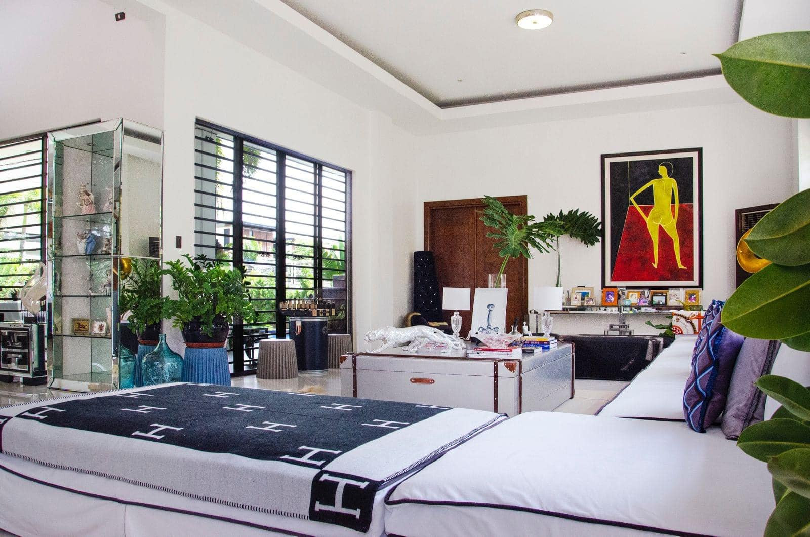 A Modern Corner House and Lot for Sale in Alabang photo 5