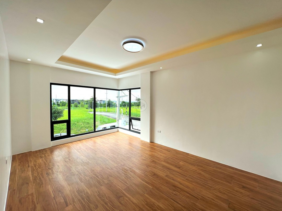 Immaculate Modern House and Lot For Sale In Nuvali photo 5