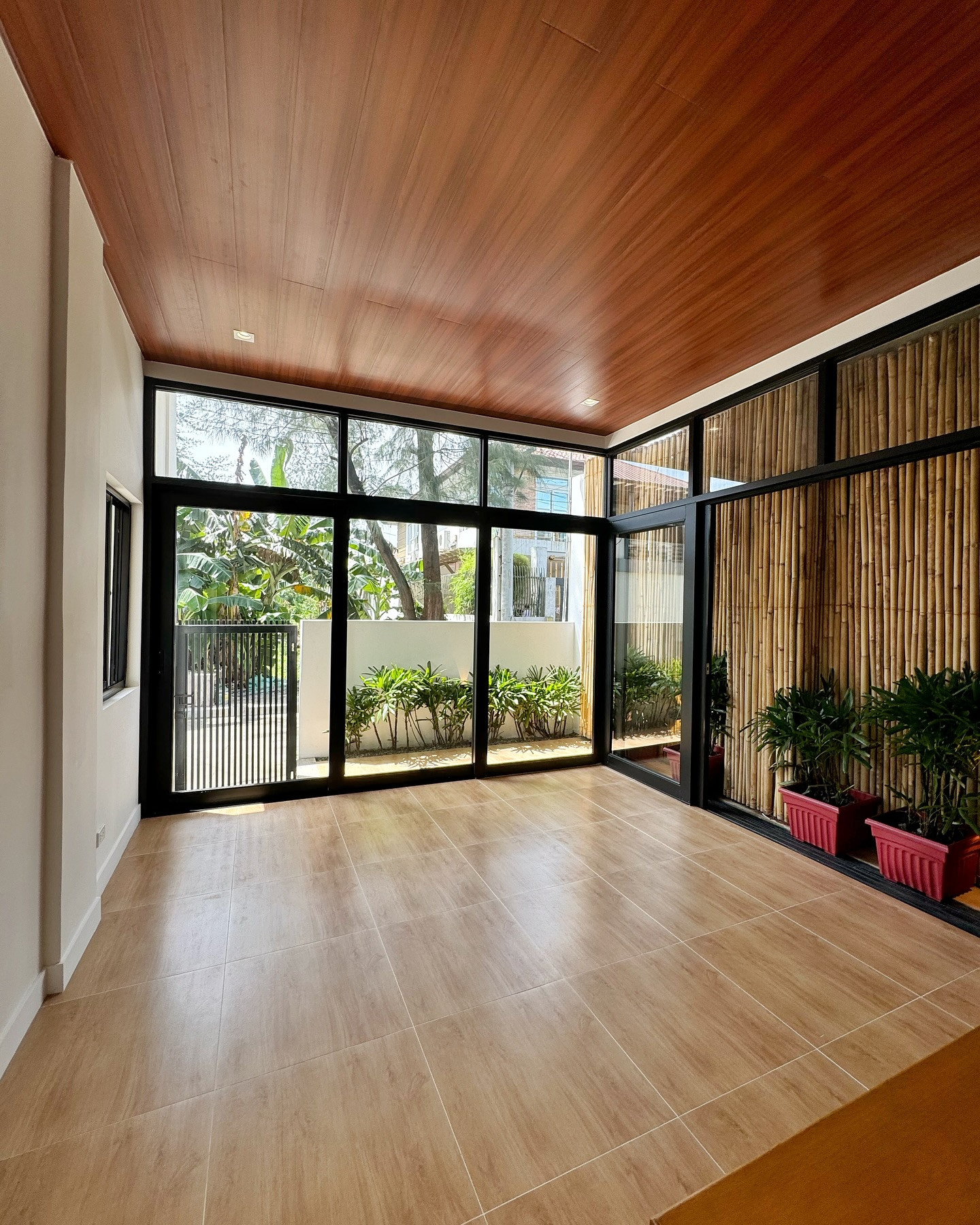 Brand New 6-bedroom Modern Tropical House for Sale photo 5