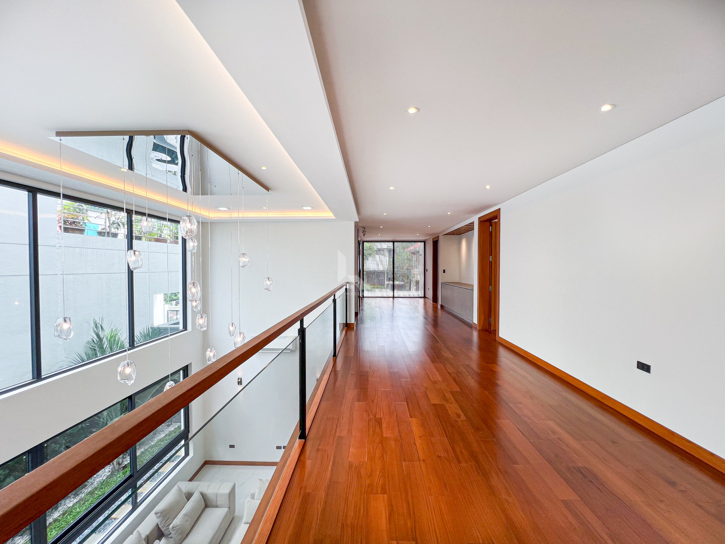 Superb Brand New Modern Contemporary House and Lot For Sale photo 5