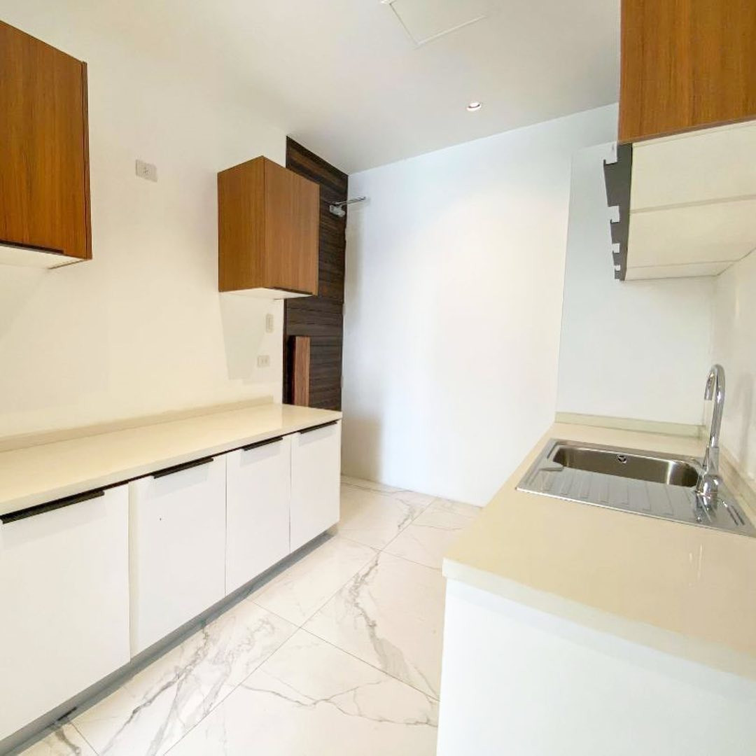 Stunning Brand New House for Sale at Mahogany Place Taguig City! photo 4