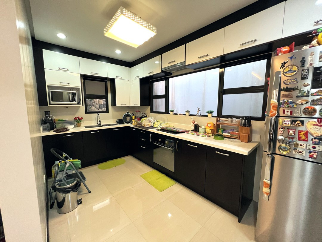 An Awe-Inspiring House and Lot for Sale in Tagaytay City photo 4