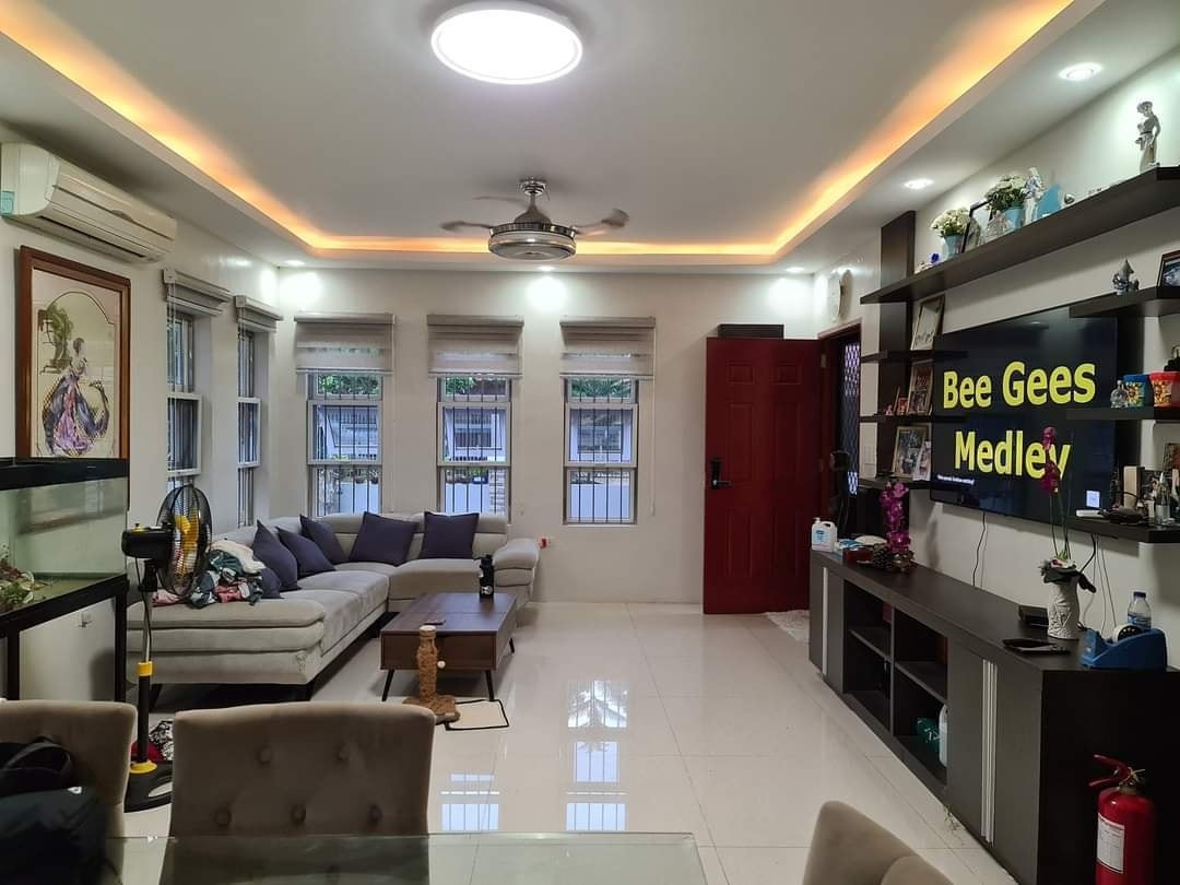 PRE-OWNED MODERN HOUSE FOR SALE photo 2