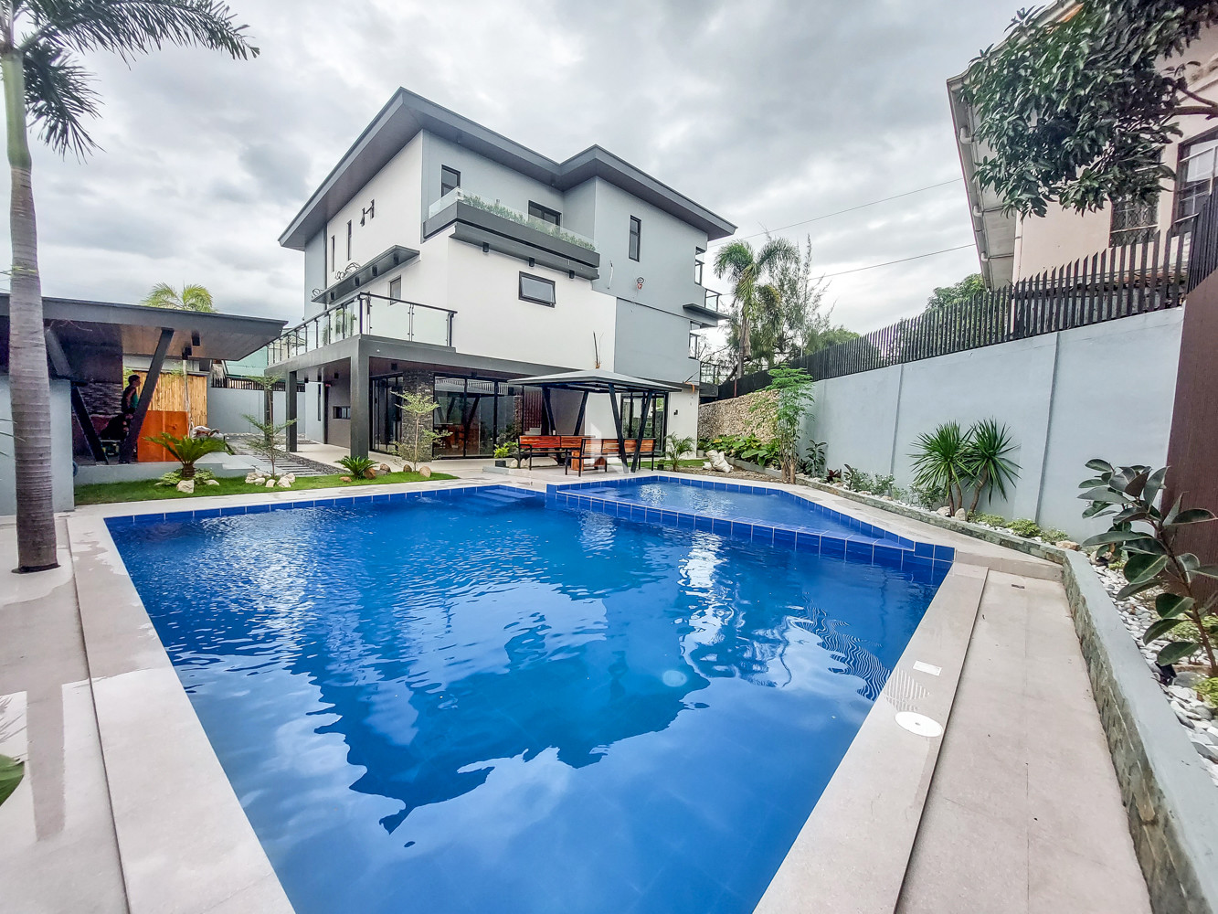 Brand New Modern House and Lot for Sale in Greenwoods Executive Village, photo 1