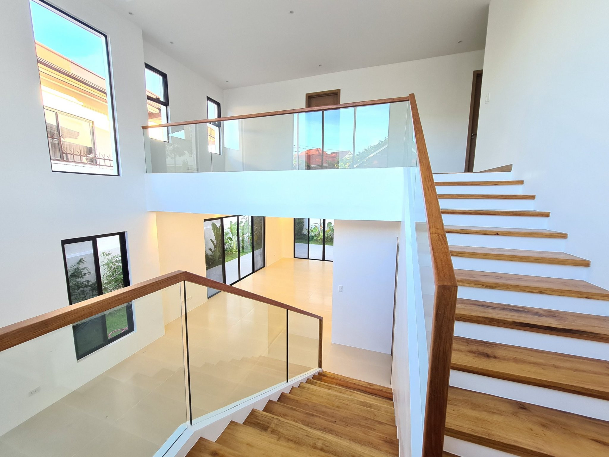 Desirable Brandnew 2 Storey House in BF Paranaque photo 4