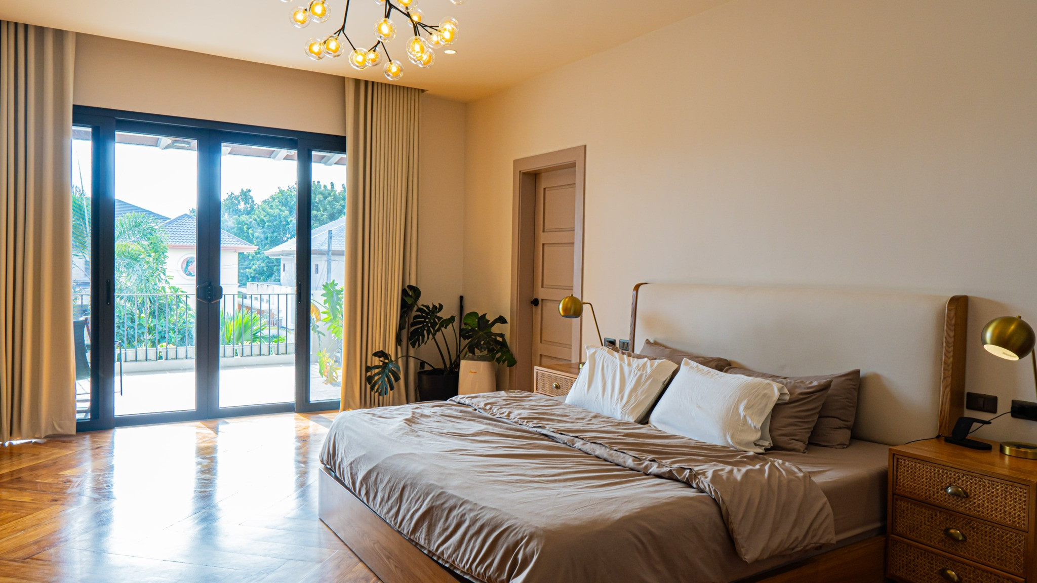 This Elegant 5-Bedroom House is for Sale in Hacienda Royale photo 5