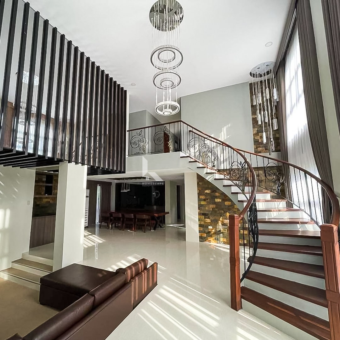 Pleasing Modern Contemporary House and Lot For Sale in Twin Lakes Tagaytay photo 3