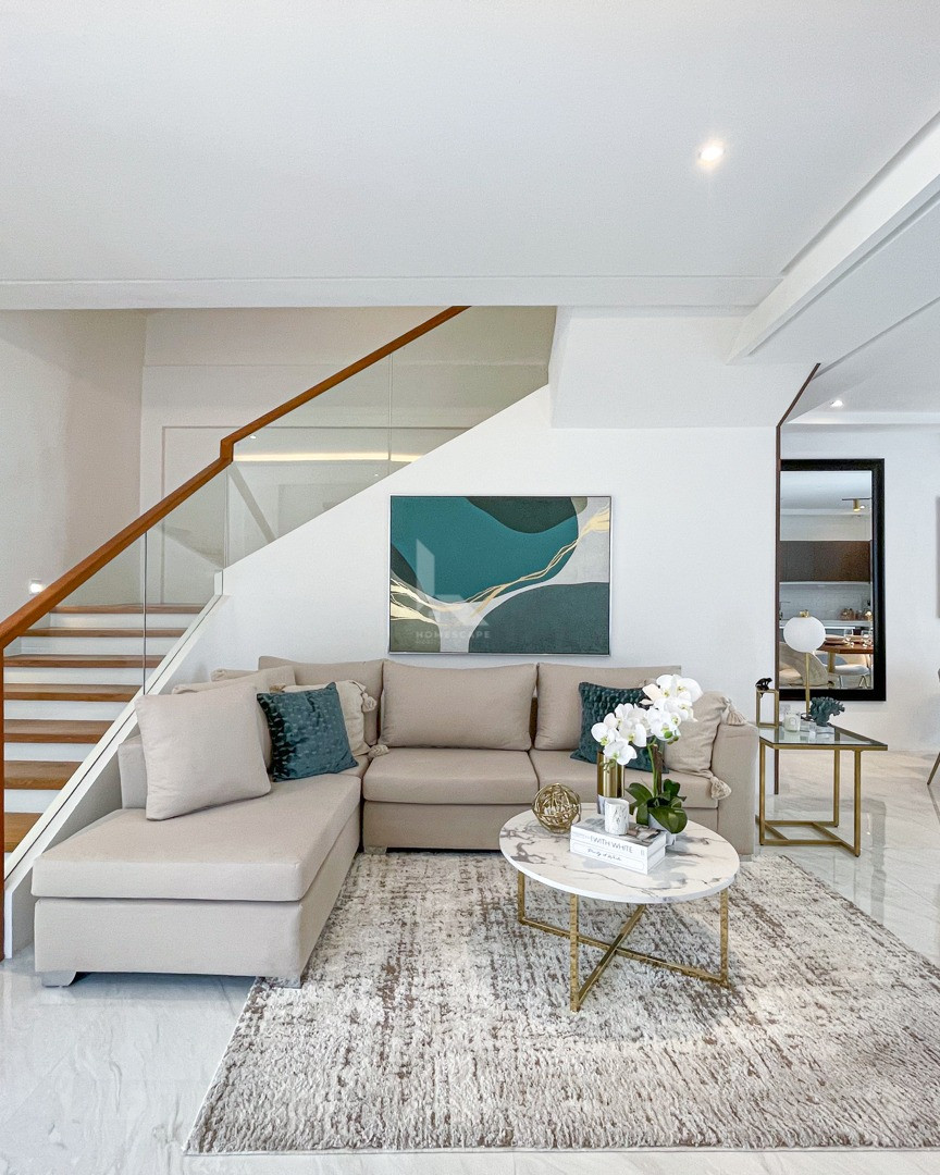 Elegant Modern Contemporary photo 2