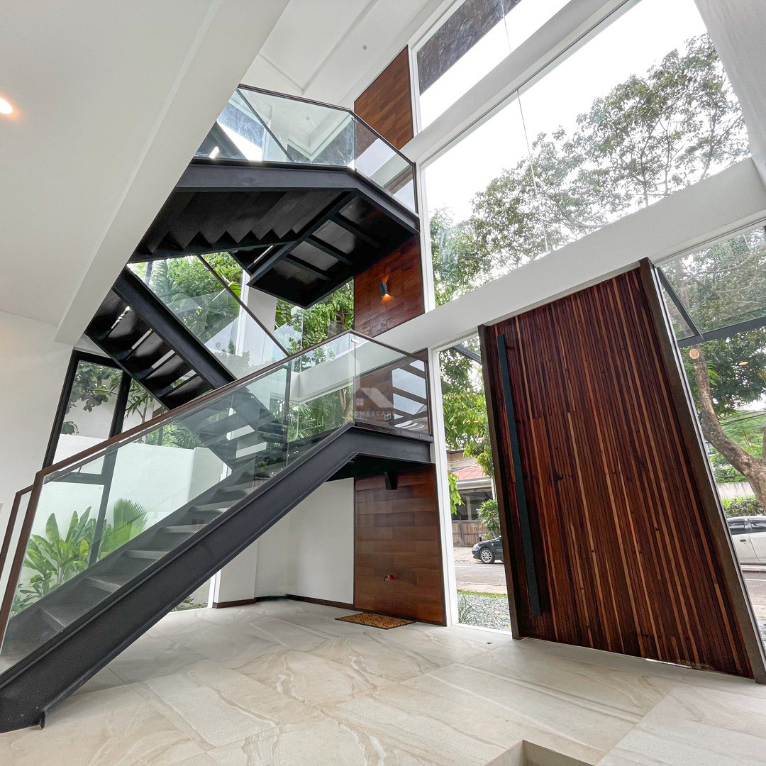 Impressive Brand New 2-Storey House and Lot For Sale in Hillsborough Alabang photo 4
