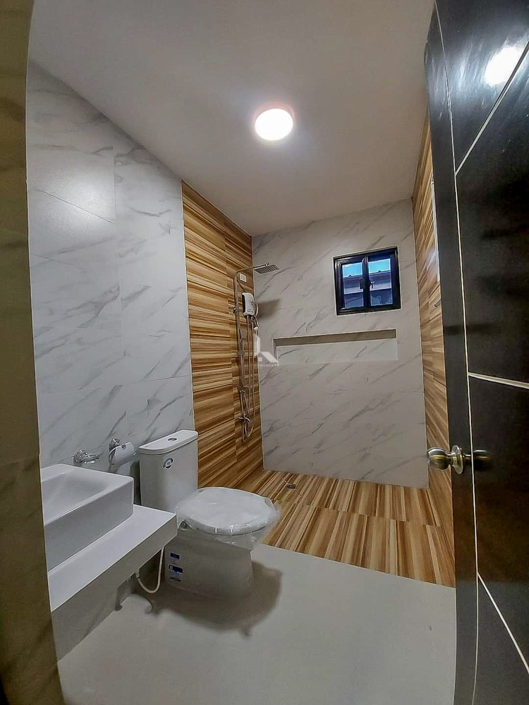 Modern 2 Storey House and Lot for Sale in Villa Segovia Subdivision, Sta. Rosa L photo 5