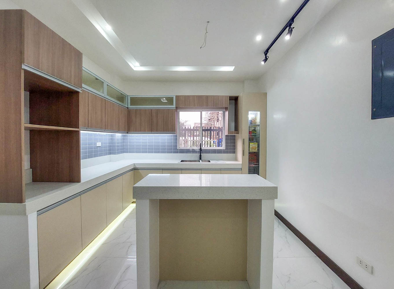 3-Storey Brand new corner House for sale photo 5