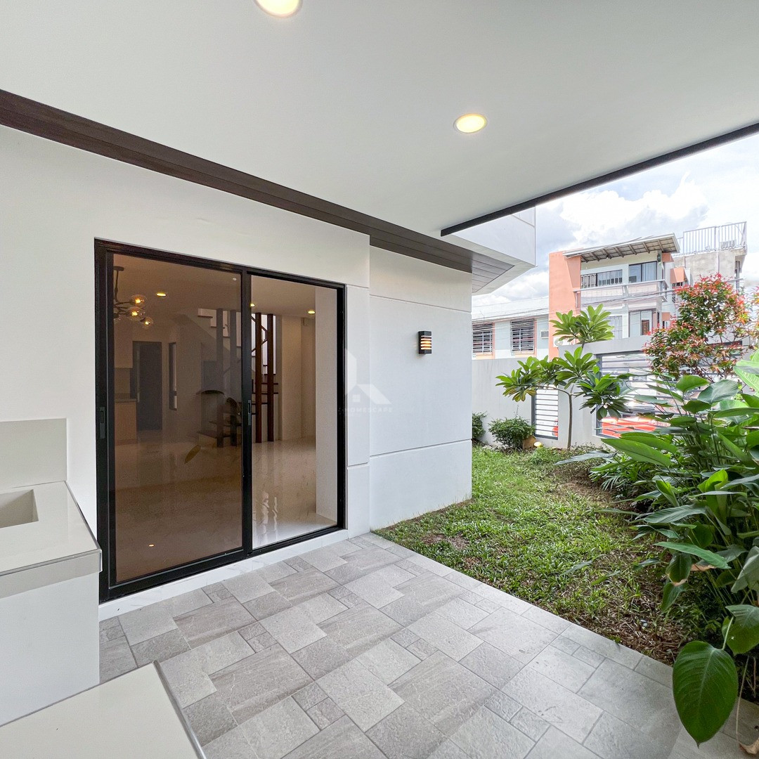 Vast Modern Contemporary House and Lot photo 2