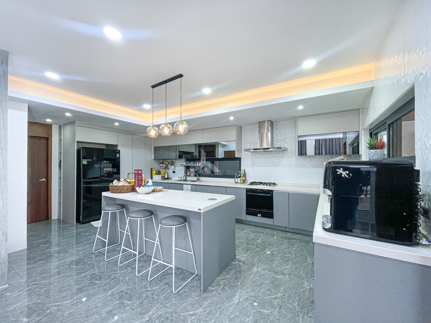 Superb, Fully-furnished Modern Contemporary House and Lot For Sale in Vista Real photo 3