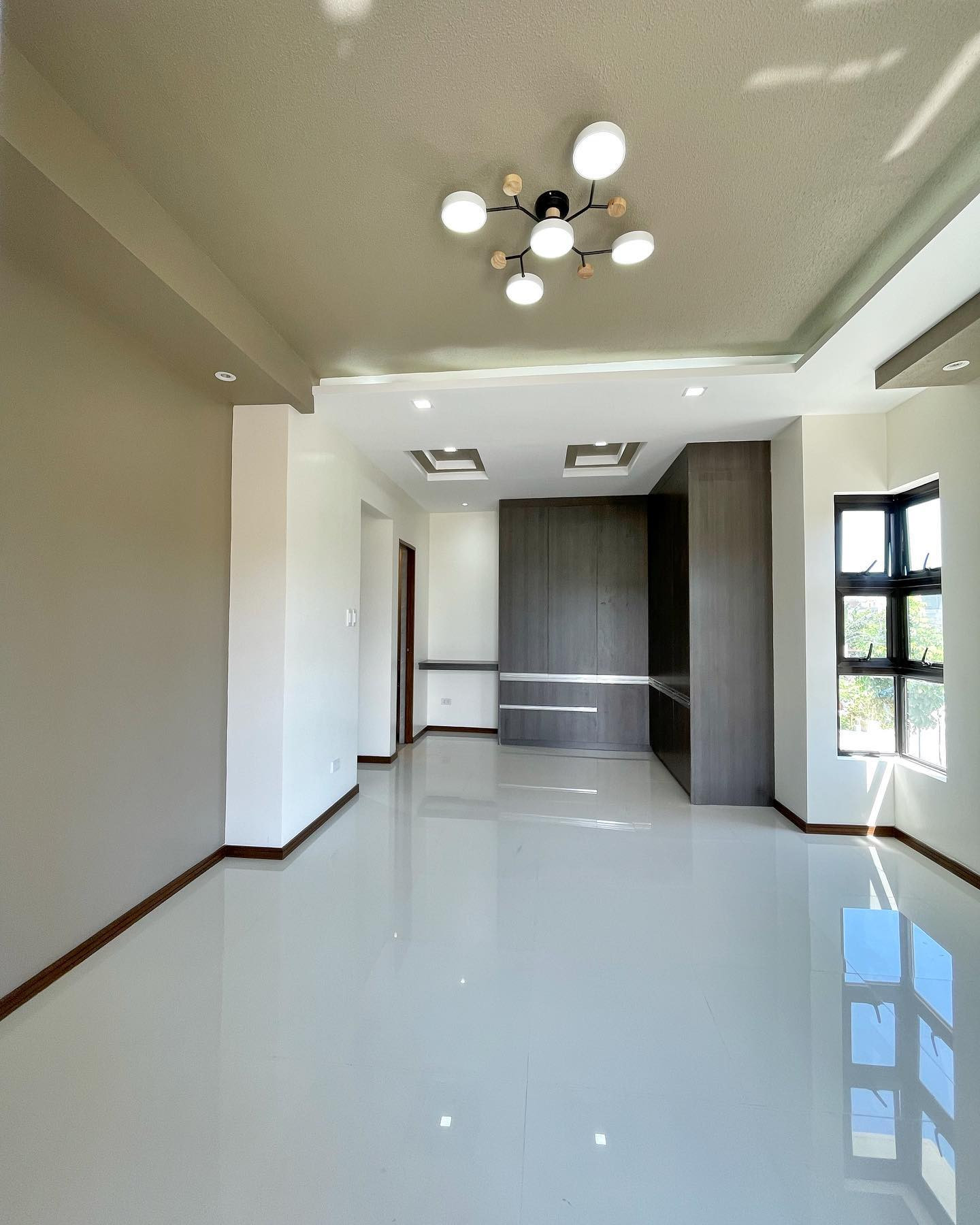 Brand New Modern Corner House for Sale photo 5