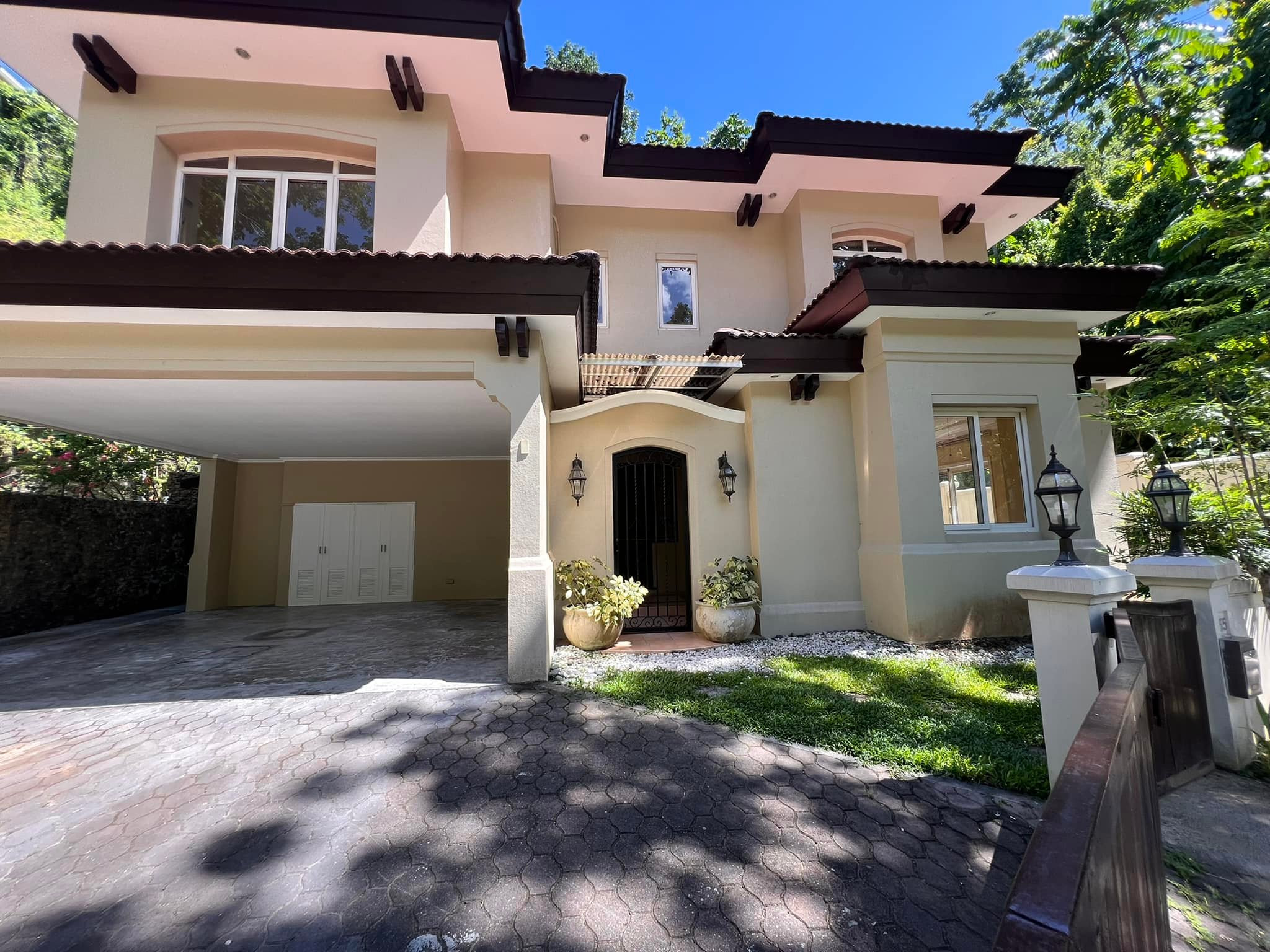 House and Lot For Sale In Maria Luisa Banilad Cebu City photo 2