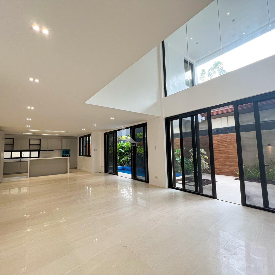 Modern Tropical Home for sale in Ayala heights, Quezon City photo 4