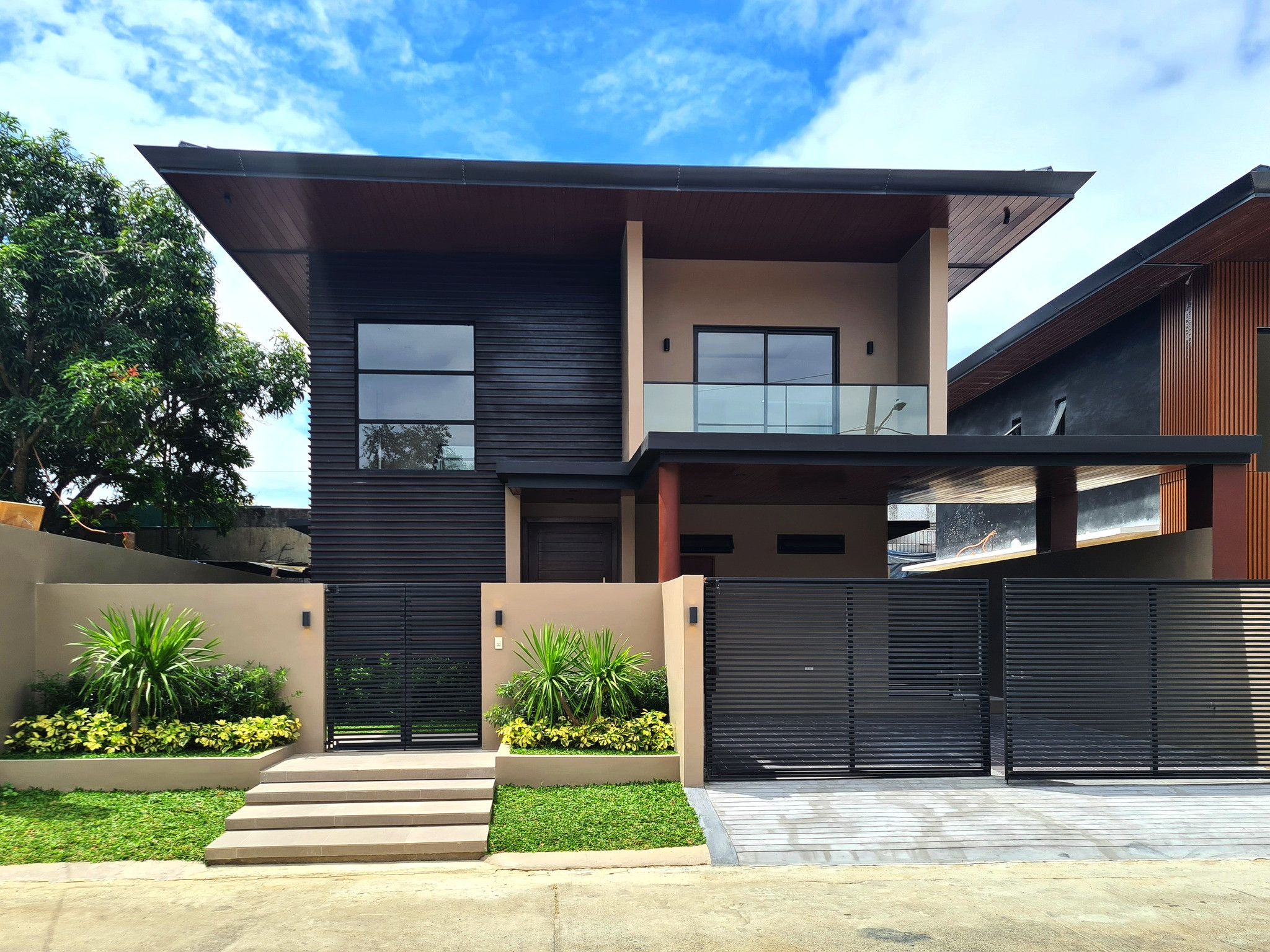 Brandnew Modern House photo 1
