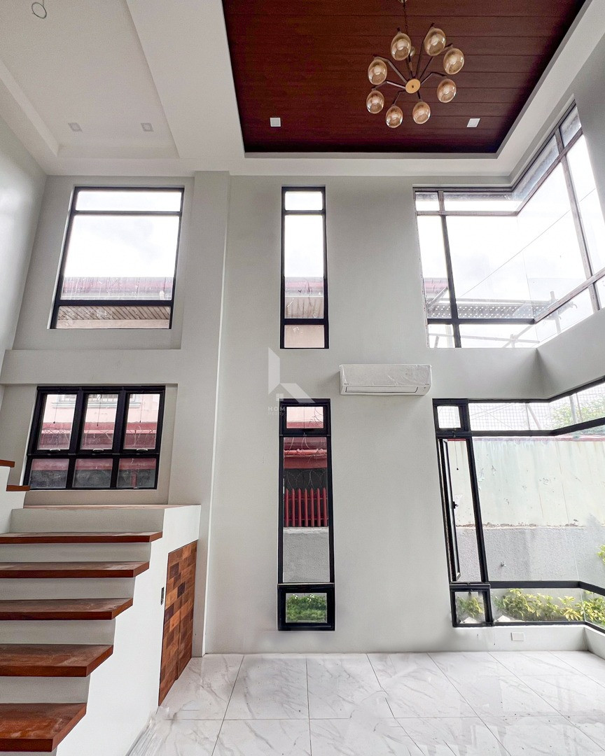 Classy Modern Contemporary House and Lot in Geneva Gardens photo 3