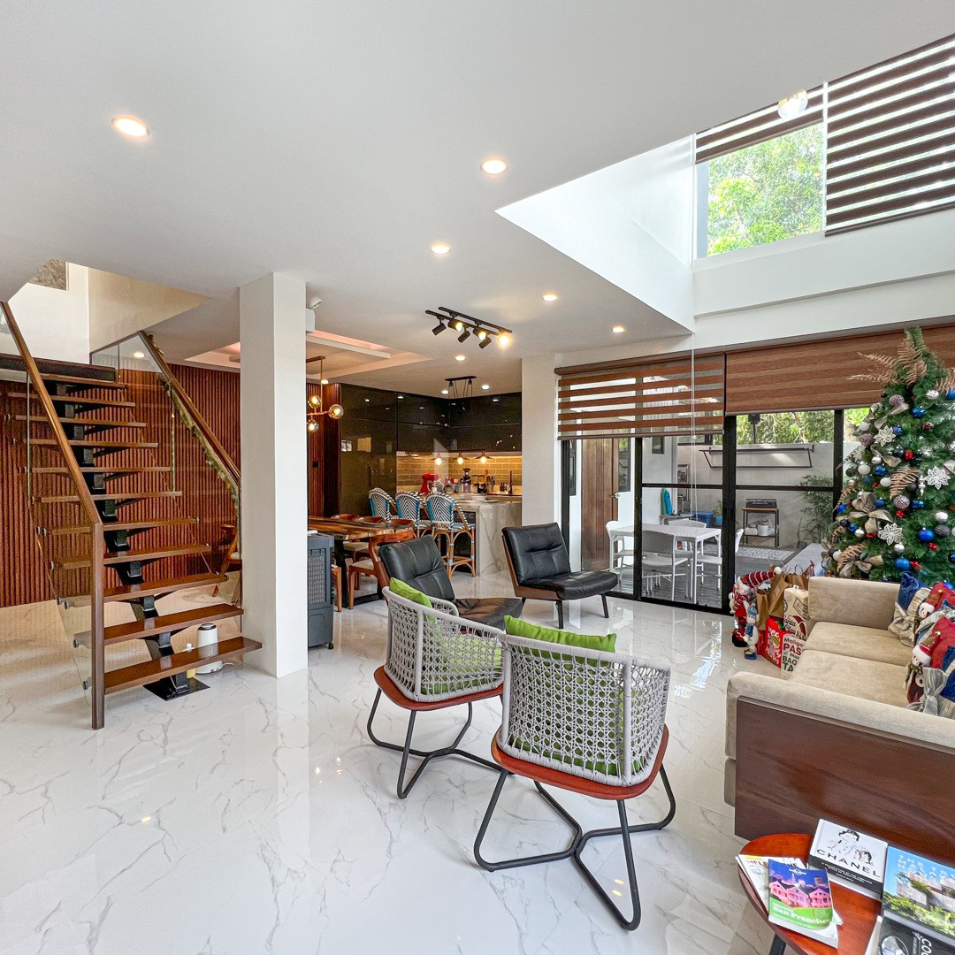 Pleasing Multilevel Modern Contemporary House and Lot For Sale photo 4