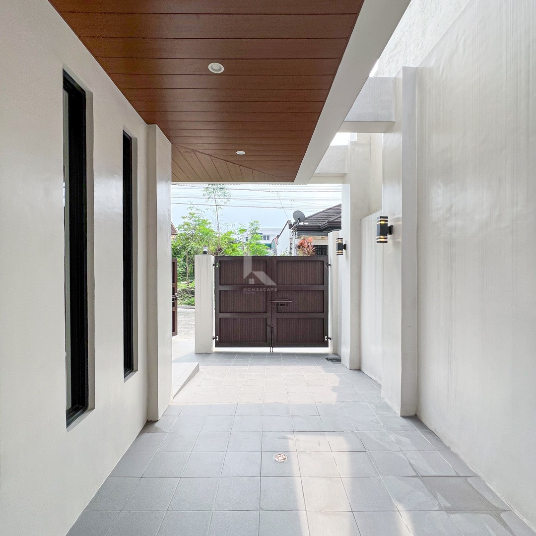 Stunning Modern Industrial House and Lot For Sale photo 2