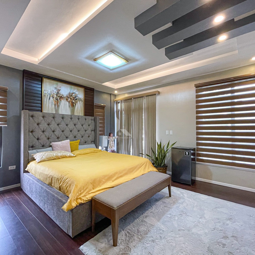 Cozy Modern Tropical House and Lot For Sale photo 5