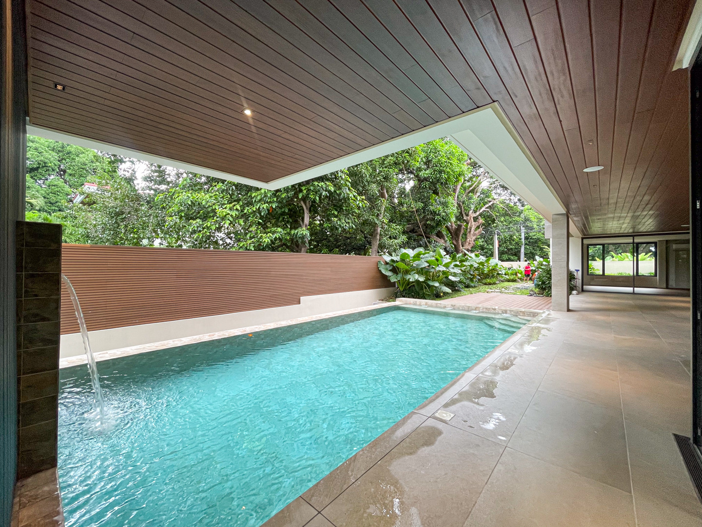 Luxurious Modern Tropical House and Lot in Ayala Alabang Village photo 2