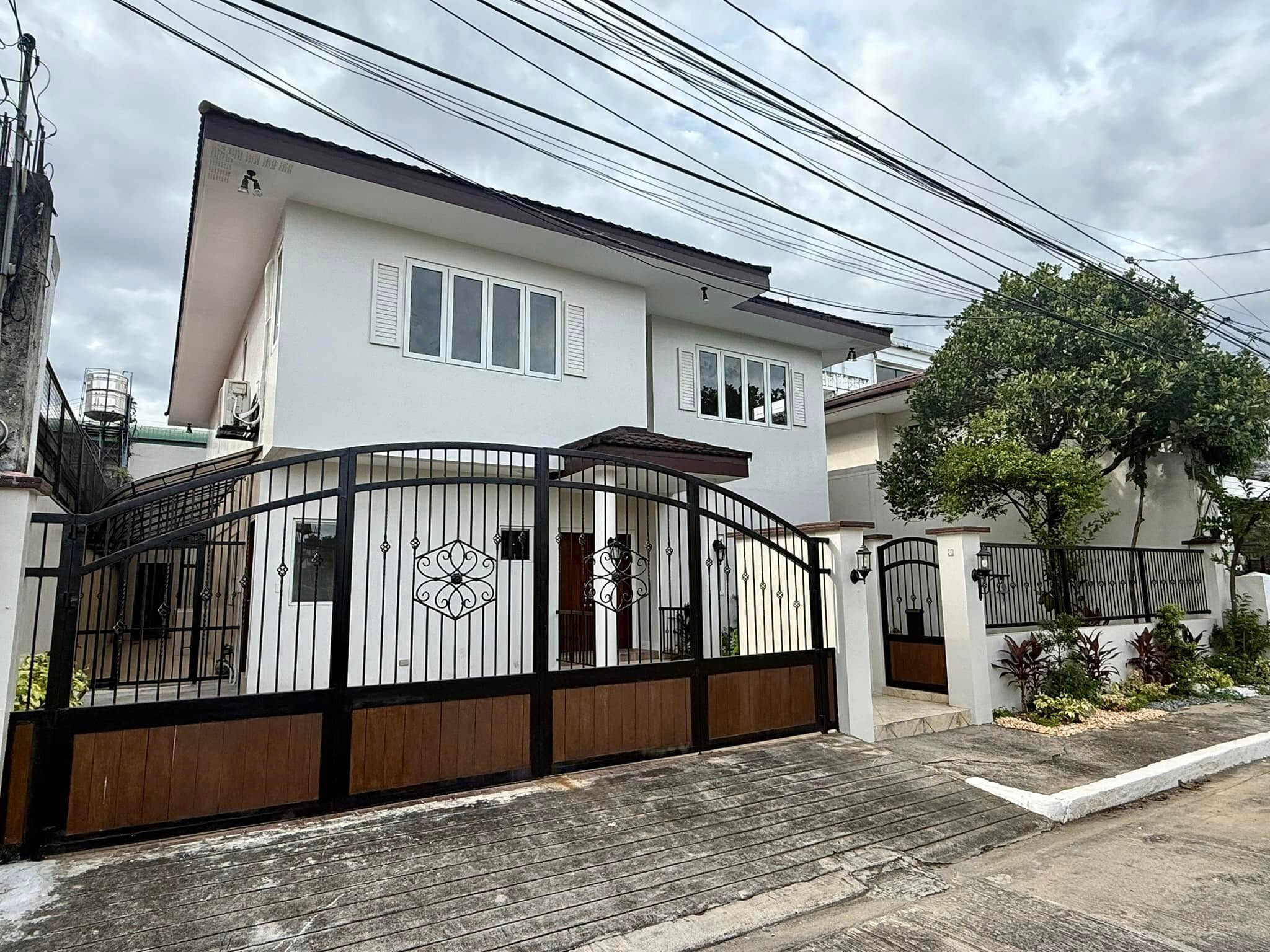 A Newly Renovated House with Character, for Sale in Tierra Nueva photo 1