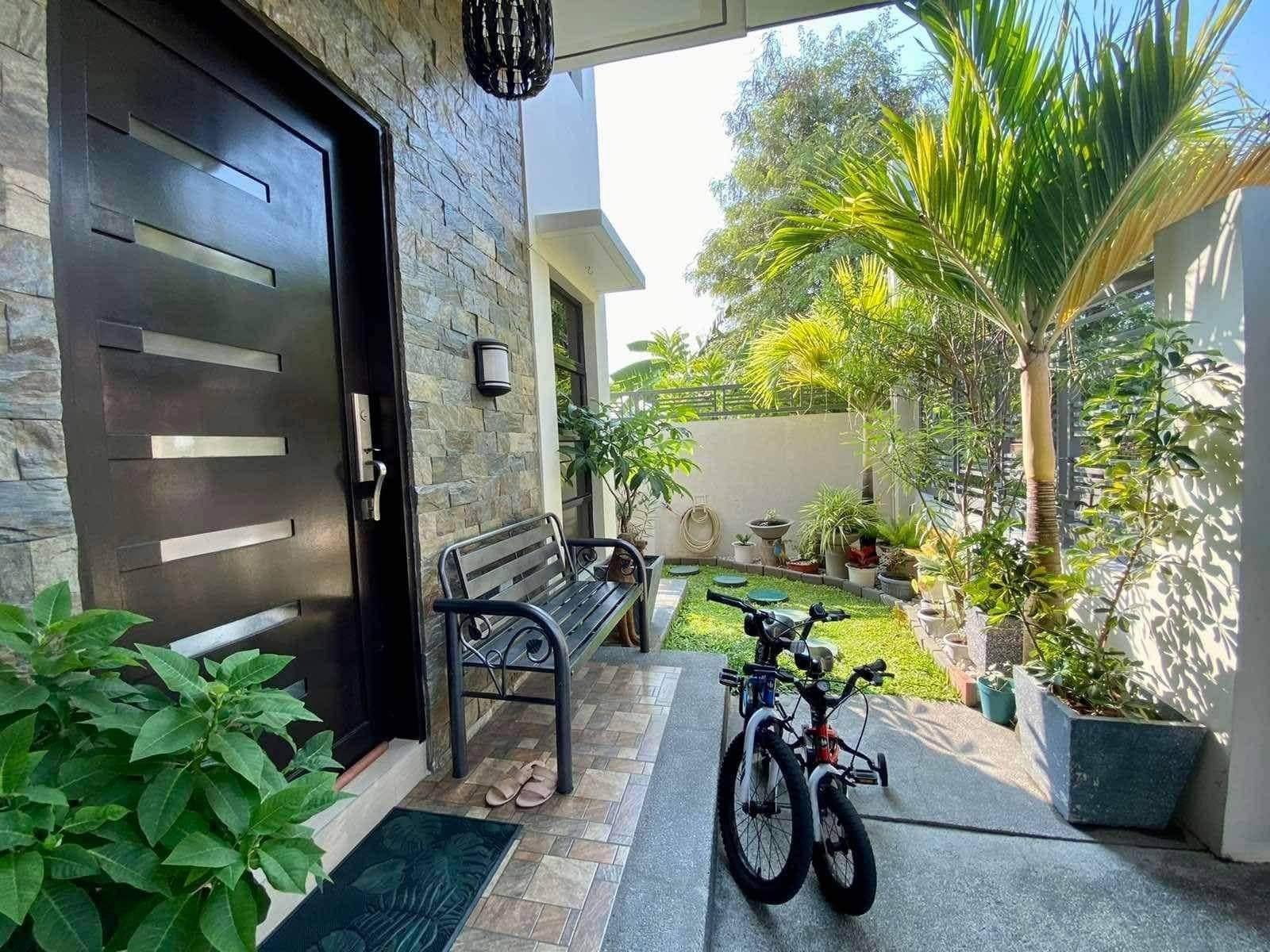 TWO STOREY HOUSE AND LOT FOR SALE photo 2