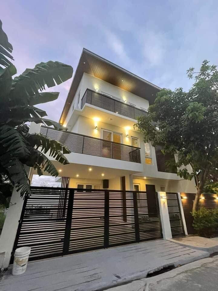 Greenwoods House and Lot for Sale Brand New photo 1