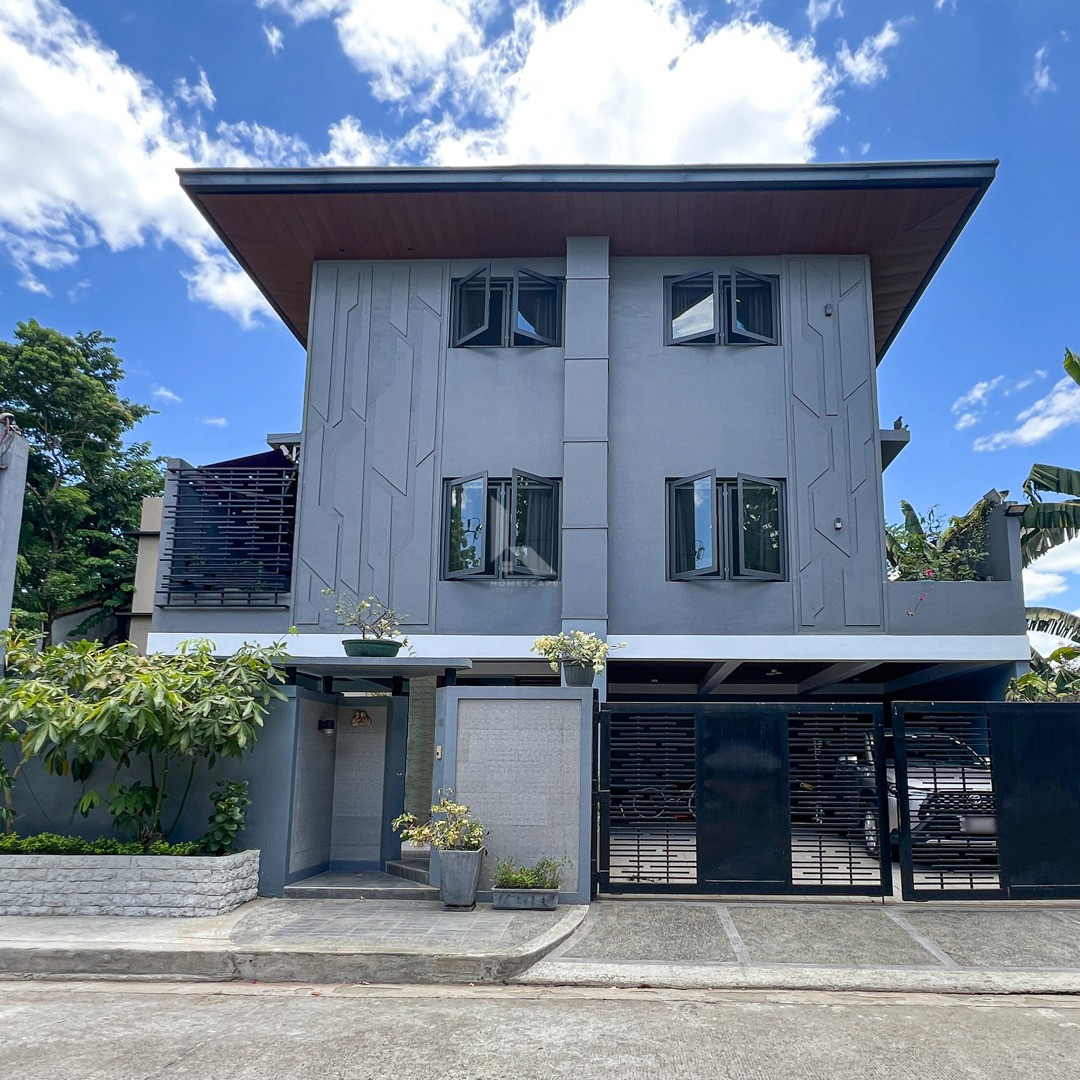 Impressive Fully Furnished House with Swimming Pool and Elevator For Sale photo 1