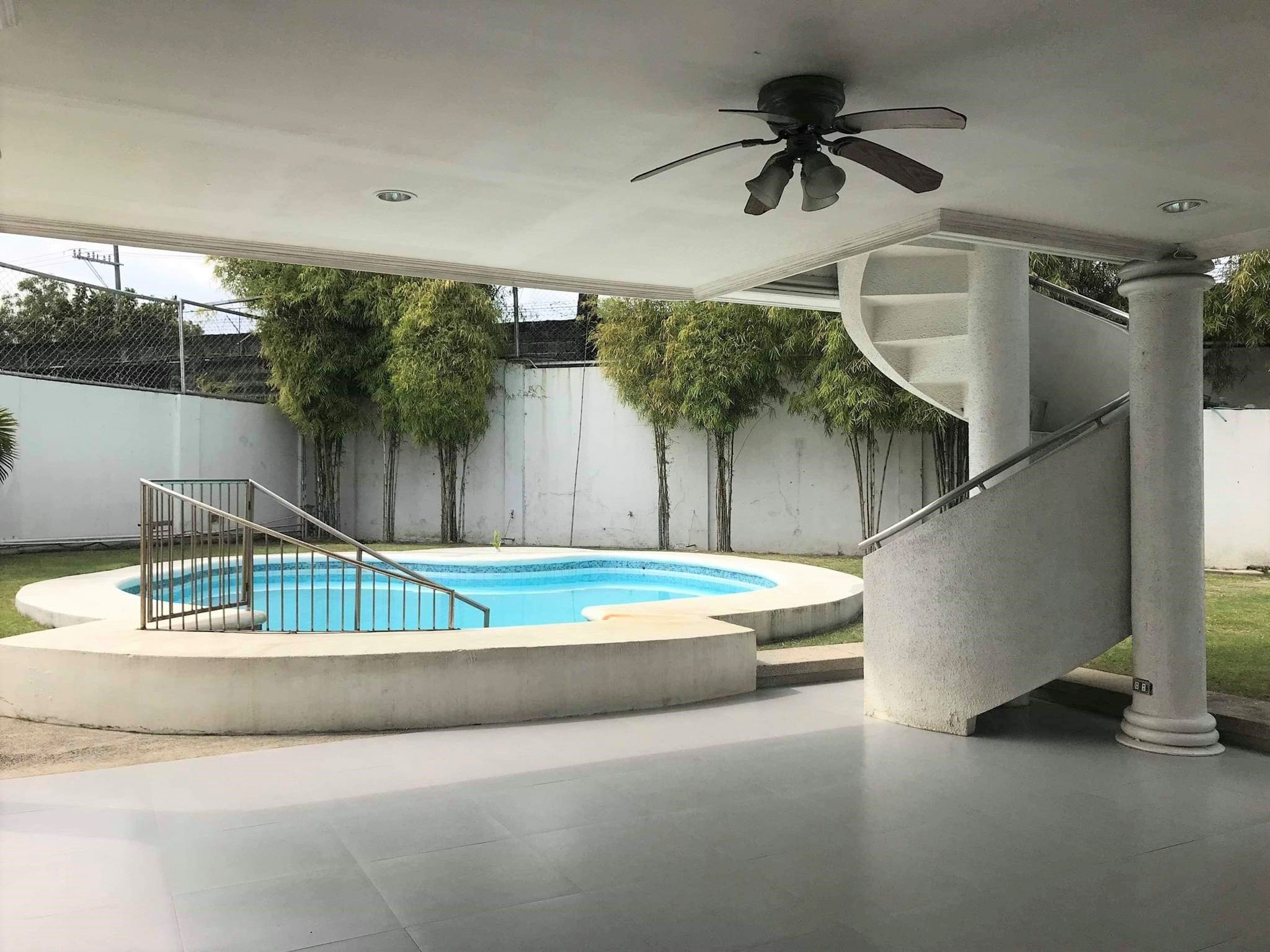 2-storey House with Swimming Pool & Basement in Ayala Alabang Village photo 2