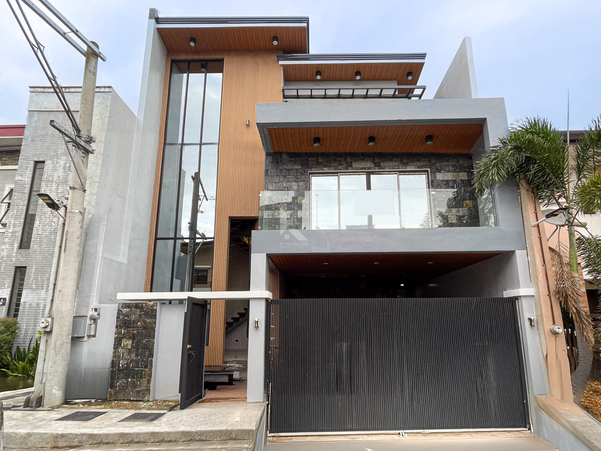 Remarkable Modern Contemporary House and Lot in Greenwoods Executive Village photo 1