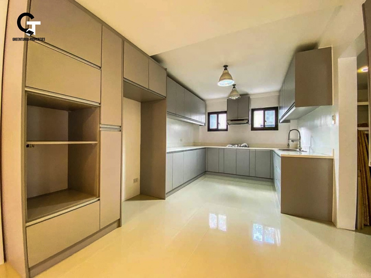 Modern Massive Brand New House with Swimming Pool & Spacious Garage photo 5