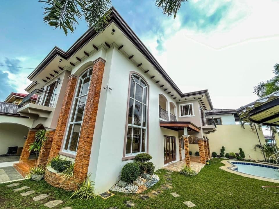BF Homes Parañaque Corner House and Lot photo 1
