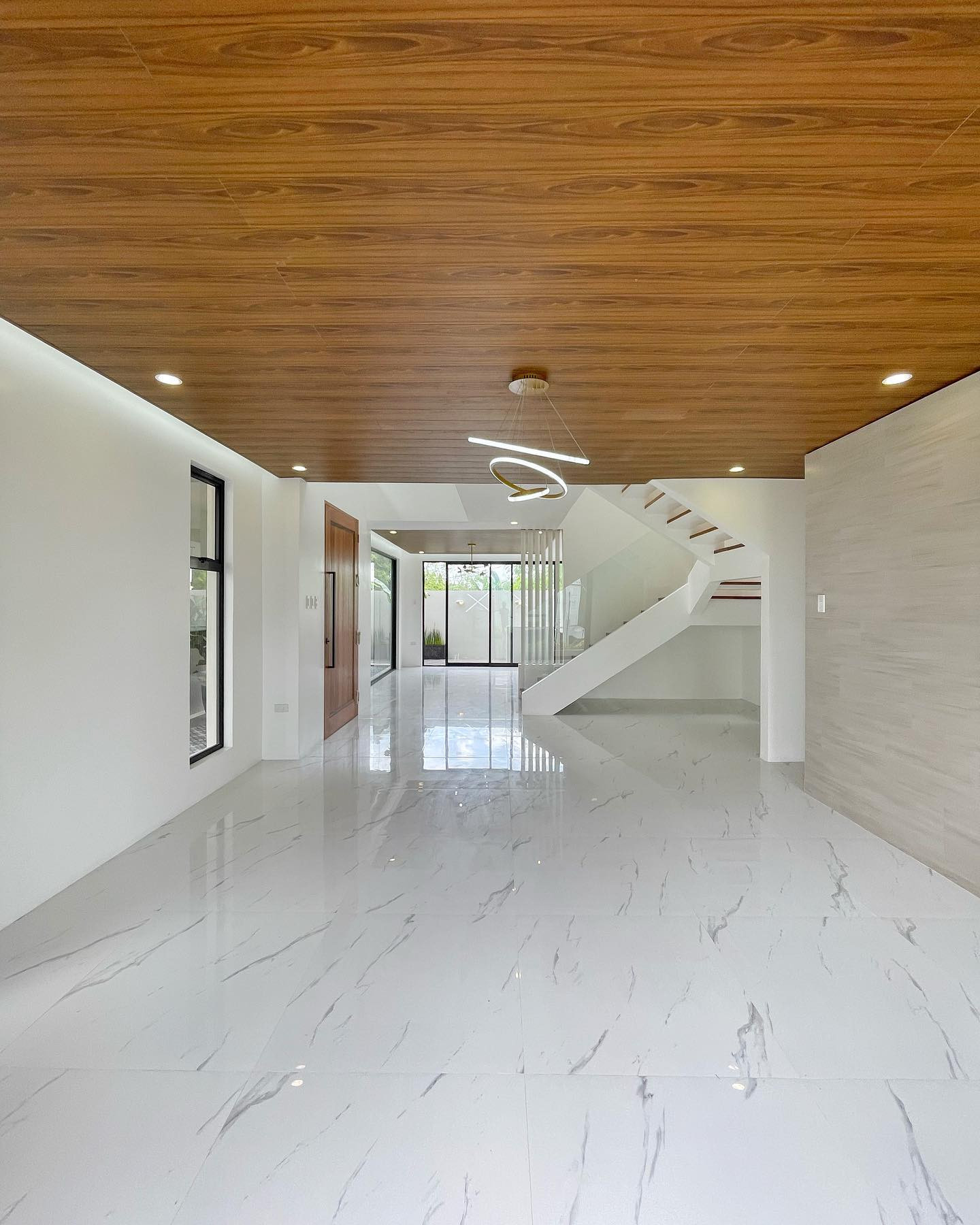 Brand New Modern House w/ Pool for Sale photo 4