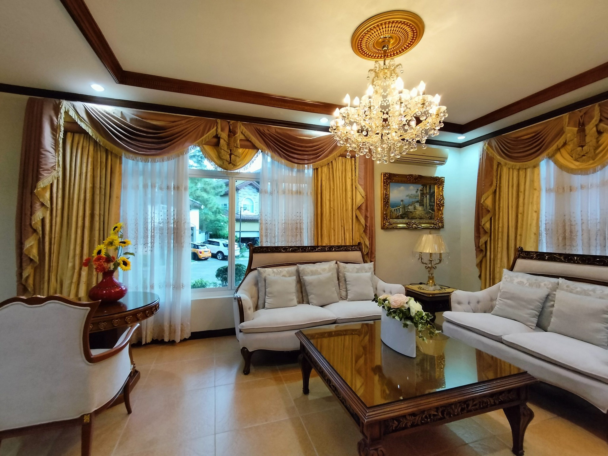Fully Furnished Romantic Italian House in Portofino Subd. photo 1
