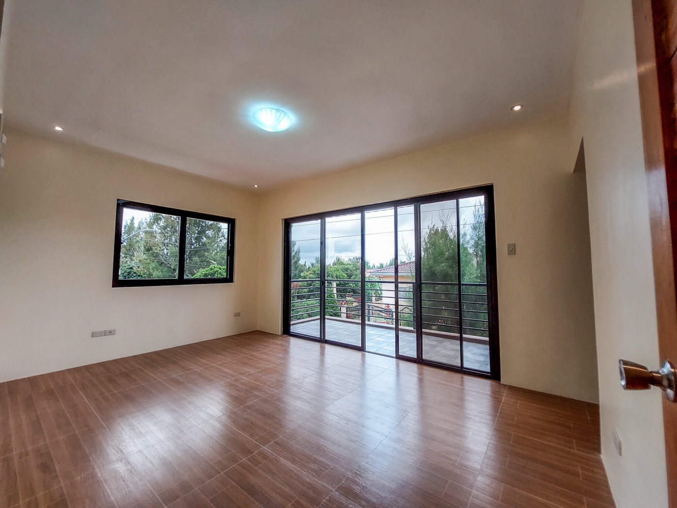 2 Storey Corner House and Lot for Sale in Nasugbu Batangas photo 4